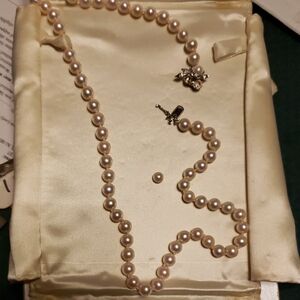 Elegant Pearl Necklace